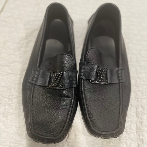 Original Louis Vuitton  for Men  $200  size 12 used excellent condition - Picture 1 of 12
